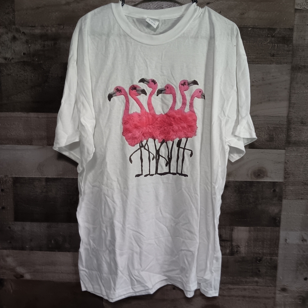 Flamingo Graphic White Tee - Picture 1 of 3